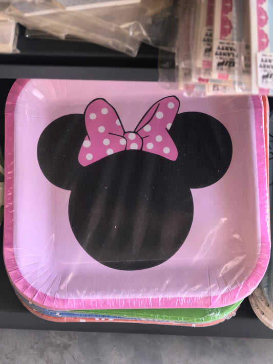 Minnie-Plates 23cm Square 10s
