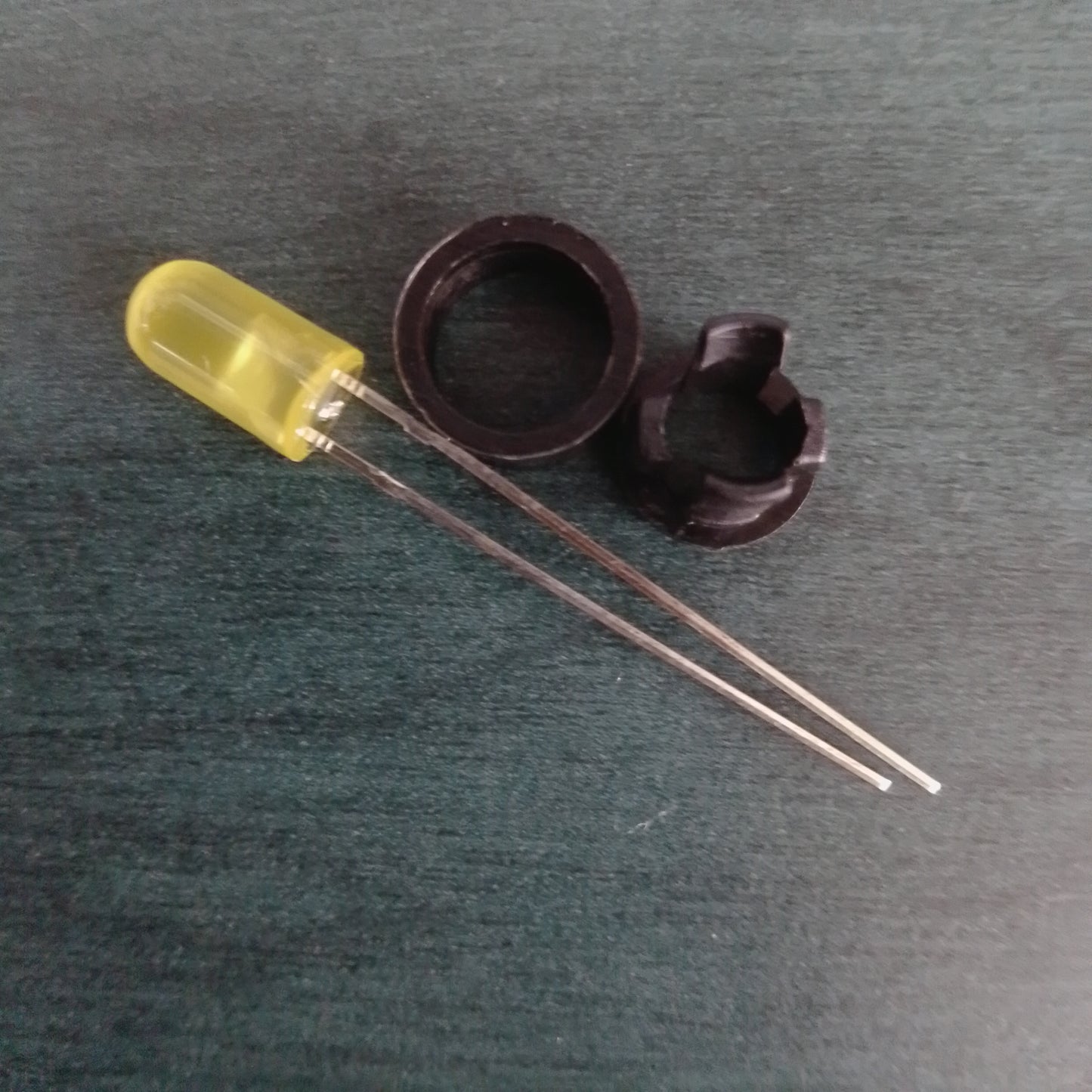 Led 5mm Yellow W/Holder